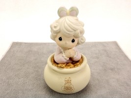 Precious Moments Members Figurine C0014, &quot;You Are The End Of My Rainbow,&quot; PMJ-70 - £11.77 GBP