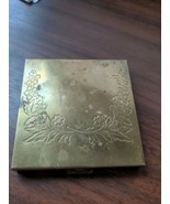 Volupte compact mirror with cosmetic pad Vintage Gold tone - $336.72 MXN