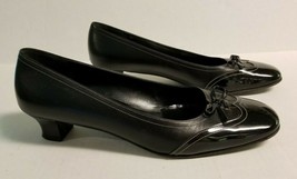 SALVATORE FERRAGAMO Size 9 B Wing Tip Bow Tie Black Heel Womens Shoes Pump - £63.70 GBP