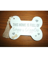 NEW This Home Is Full Of Wags &amp; Wiggles Dog Bone Sign 7x5 in. shelf sitt... - $240.08 MXN
