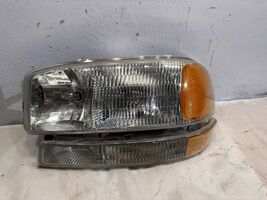 2005 GMC DURAMAXX 3500 LEFT DRIVER SIDE HEADLIGHT LAMP Assembly OEM - $84.75