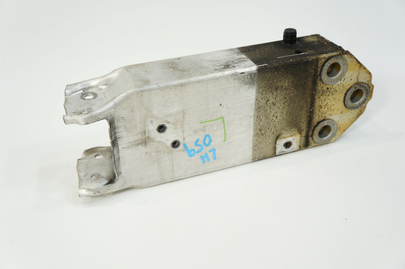 11-2016 bmw 528i 550i 535i f10 left driver front reinforcement support bracket  Item image 2