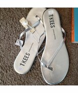 NEW TKEES Blink Metallic Silver Shimmer Highlighters Flip Flop Sandals S... - $88.75 CAD