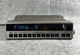 General Electric Spacemaker Kitchen Companion FM/AM Clock Radio GE 7-4220A - $22.50