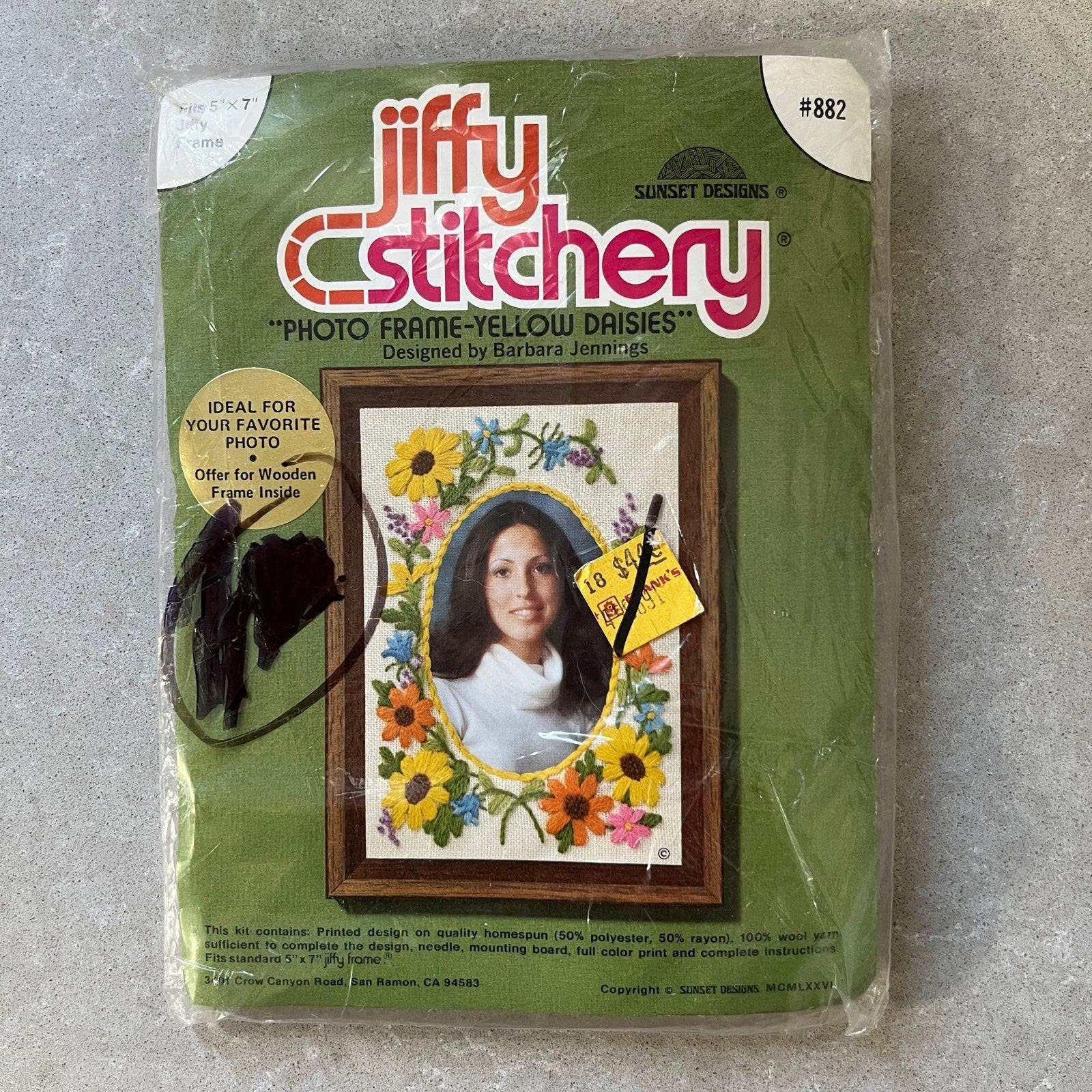 Jiffy Stitchery Photo Frame Yellow Daisies Kit #882 Vintage NIP - $14.50