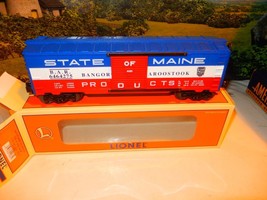 LIONEL- 19285- 6464-275 State Of Maine BOXCAR- D/C Sprung Trucks 0/027- NEW-B17 - £21.90 GBP