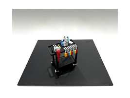 &quot;Detail Masters&quot; Figure 3 (Detailing Cart) for 1/24 Scale Models by American Dio - £13.79 GBP