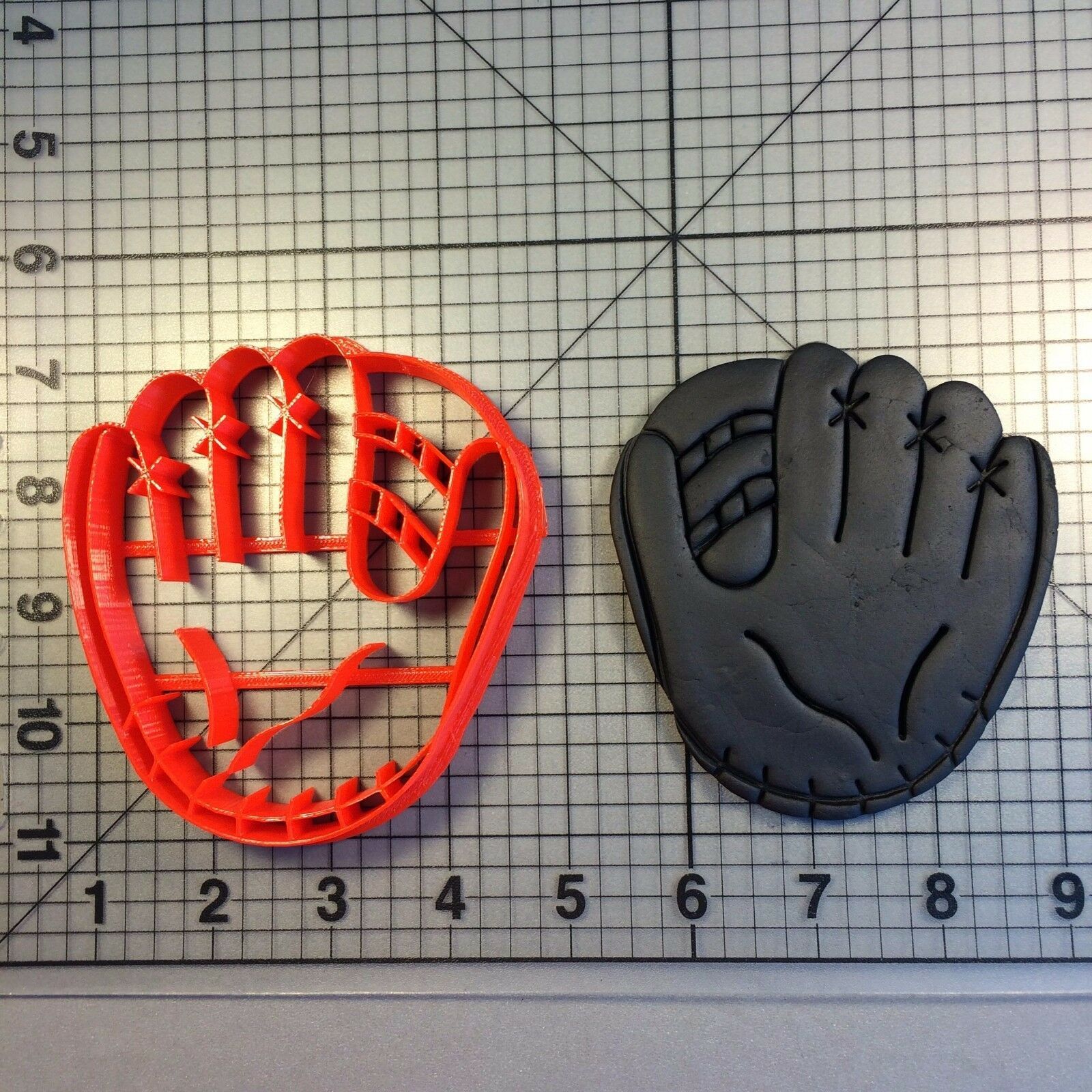 Primary image for Baseball Glove 100 Cookie Cutter