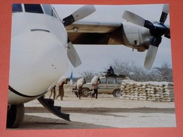 Somalia Relief Airlift Military Plane Photo Vintage 1990&#39;s United Nations - £31.45 GBP