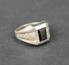 vintage STERLING SILVER &amp; GARNET old ladies ring 925 size 5 vintage 1950&#39;s &quot;V&quot; - £42.35 GBP