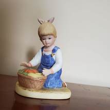 Vintage Girl Figurine, 1980s Porcelain Homco Denim Days children figurines image 3