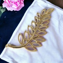 Emmons Filigree Feather Brooch Pin Baroque Rococo Open Work Blonde Gold Tone - £15.81 GBP
