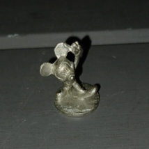 Scene It Disney Deluxe Edition Mickey Mouse Token 2005 Replacement Monopoly - $3.99