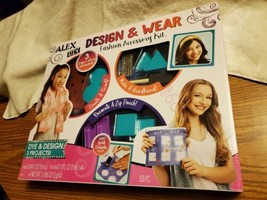 Alex D.I.Y. Design+Wear Fashion Accessory Kit 53 Pc 3 Projects, 3 Dyes Included  - £5.23 GBP