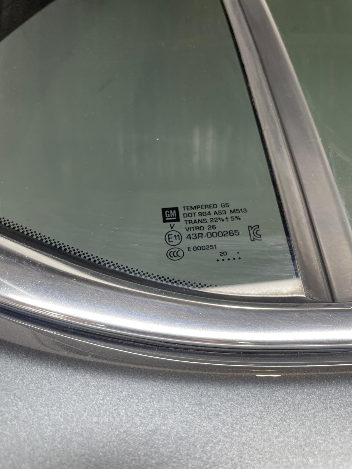 2018-2024 Chevy Traverse LT RH Passenger Rear Door Assembly Gray has Scratch Item image 10