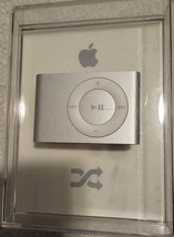 Apple MB225LL/A 1GB 2nd Generation iPod Shuffle - Silver - £105.89 GBP