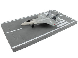 Lockheed Martin F-35 Lightning II Aircraft Gray Joint Strike Fighter w Runway Se - £14.66 GBP