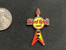 Hard Rock  “V&quot; Electric Guitar PIN RARE - $1,507.54 MXN