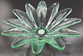 Original Genuine Recycled Green Art Glass Daisy Flower Petal Dish Decor Spain  - £23.86 GBP