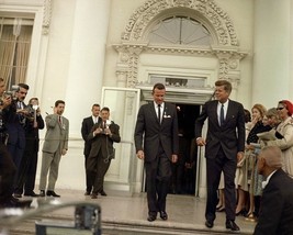 President John F. Kennedy says goodbye to Astronaut Gordon Cooper New 8x10 Photo - £7.04 GBP