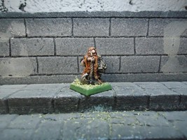 dwarf warden/thane leaning on axe metal warhammer fantasy citadel - $30.84