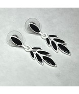 Vintage Black &amp; White Enamel Drop Earrings - $276.80 MXN
