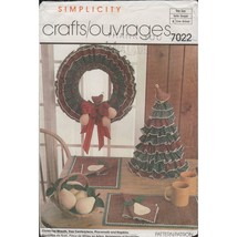 Simplicity 7022 314 Christmas Decor Pattern Wreath, Centerpiece, Placemats Uncut - £7.82 GBP