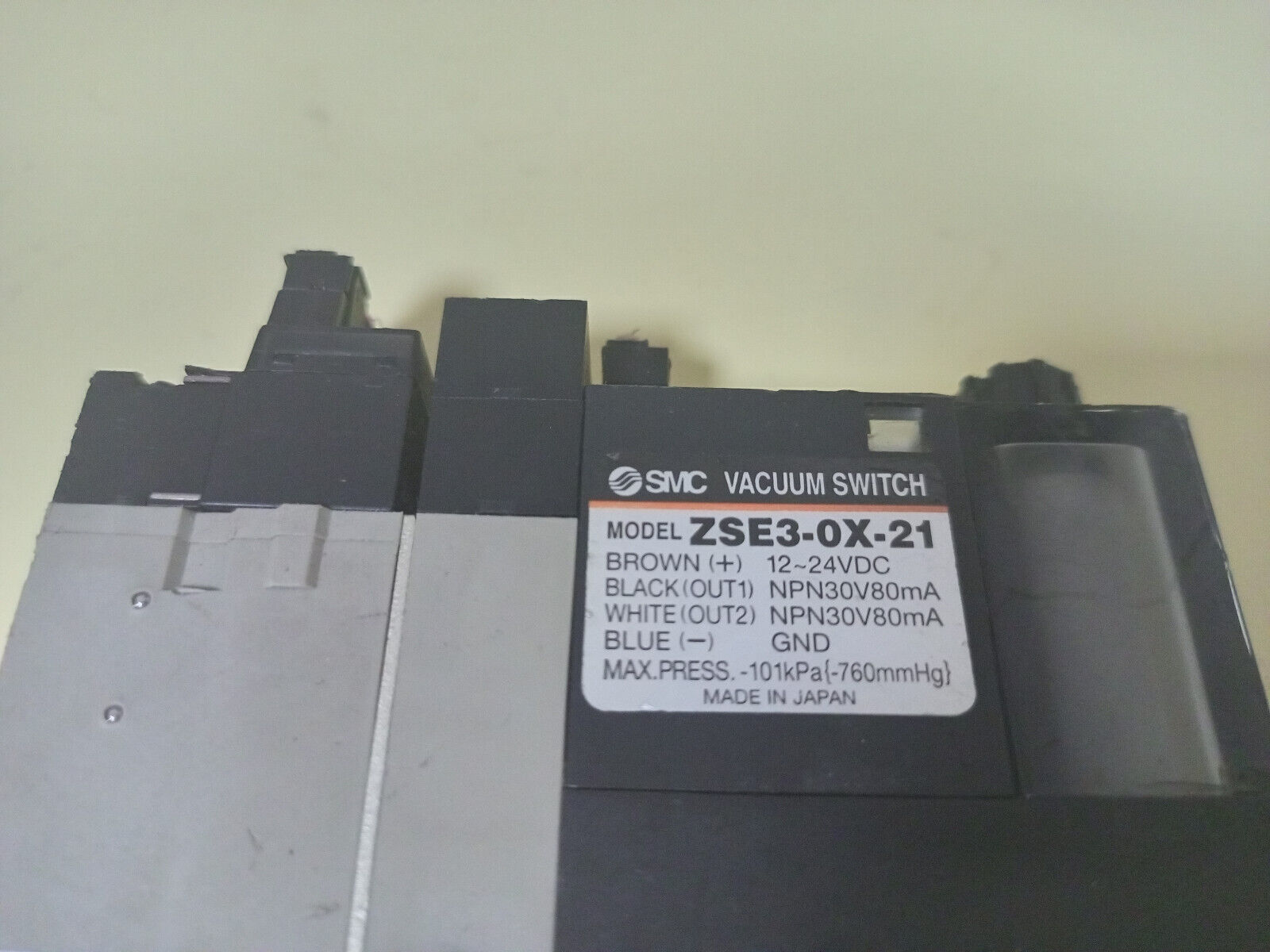 SMC ZSE3-0X-21 Vacuum Switch X121 SMC Corporation - $86.25