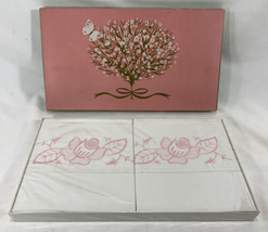 Vintage New Old Stock Boxed Embordered Pink Rose Pillowcases w/ Orig Box... - €16,91 EUR