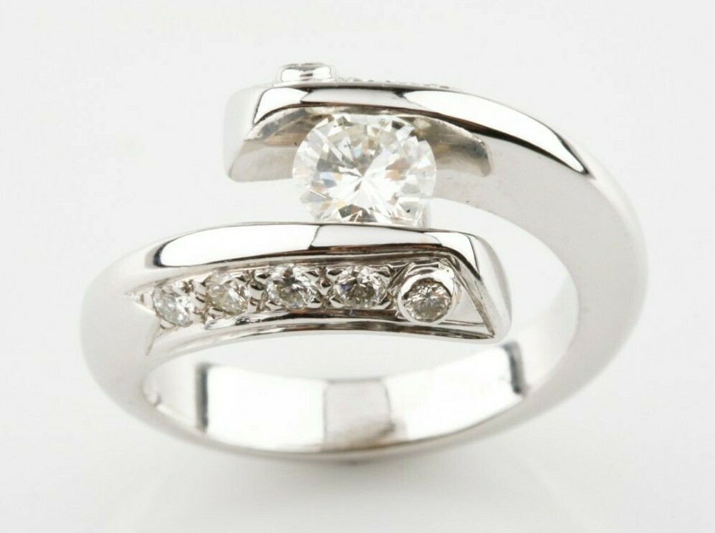 18k White Gold Round Diamond Solitaire Engagement Bypass Ring w/ Accents - £3,406.42 GBP