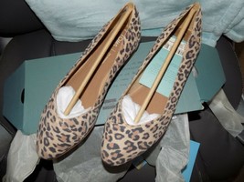 TOMS Julie Flat Shoes Desert Tan Leopard Print Suede Size 8.5 Women&#39;s NEW - $54.75