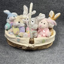 VTG 1999 Chrisha Playful 7 Bunny Rabbit Plush in Wicker Basket EASTER Knit Tops - £32.54 GBP