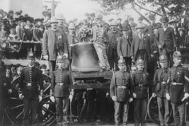 Boston Police watch over the Liberty Bell that has arrived by Train 20 x... - £20.52 GBP