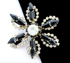 Pin STAR FLOWER BROOCH Vintage Black Clear Rhinestone Double Level Goldtone - £19.74 GBP