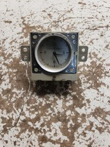 300       2009 Clock 1333441 - $56.61 CAD