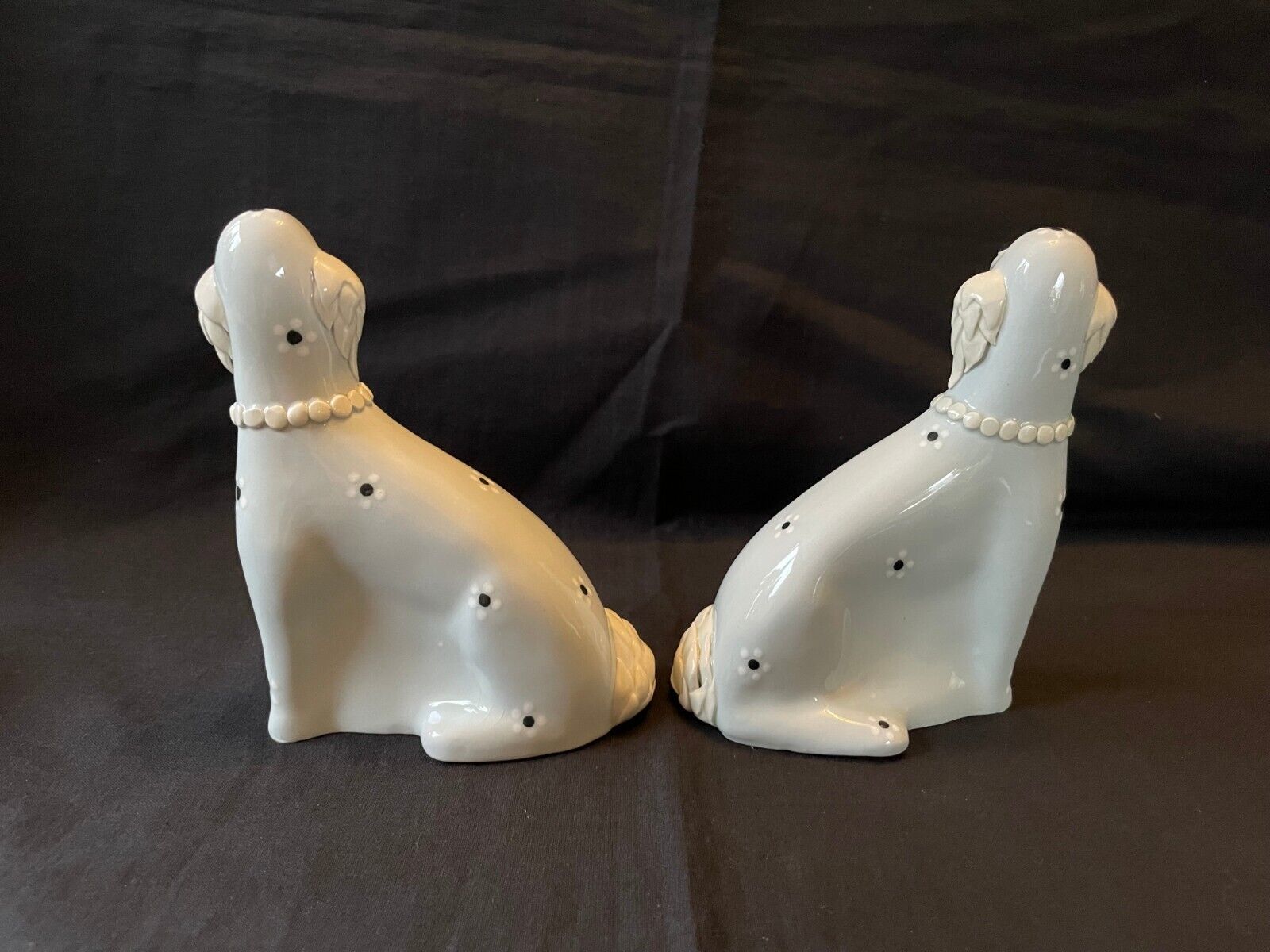 Upsala Ekeby, Cani fermalibri - Doroty Clough - pair of dogs . Marked bottom