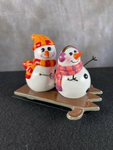 VTG Snowmen Salt &amp; Pepper Shakers Riding On Sled With Arms  2004 - £12.66 GBP