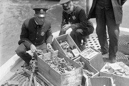 New York Police Destroy Boxes of Revolvers - £15.59 GBP