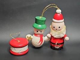 Vintage Set of 3 Miniature Handcrafted Wooden Christmas Ornaments Santa ... - $422.00 MXN