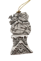 Vintage 1994 &quot;Santa&#39; Arrival&quot; collectible Avon pewter ornament in original box - £9.37 GBP