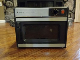 Sanyo EM 8203 Vintage Microwave Oven / Circa.1977 - £46.54 GBP