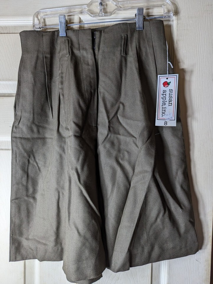 Susan Apple polyester blend ladies size 8 brown shorts - $34.65