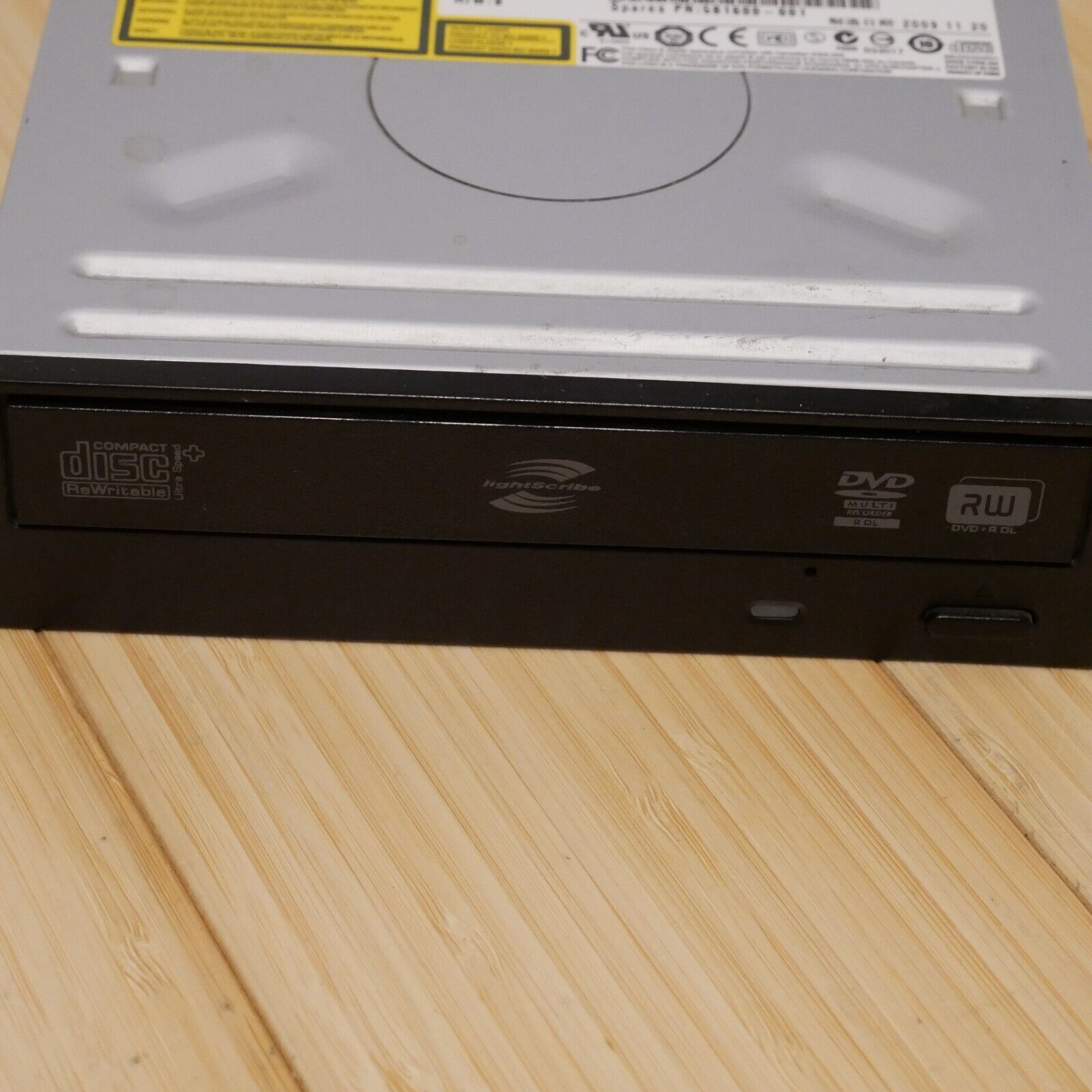 HP Dual Layer Super Multi 48X CD-R 16X DVD-RW SATA LightScribe Rewriter GH40L - $32.71