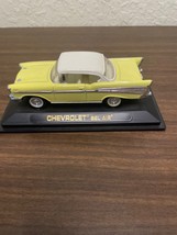 1957 Yellow Chevy Bel Air Hard Top ROAD SIGNATURE 1:43 Diecast With Stand - $14.85