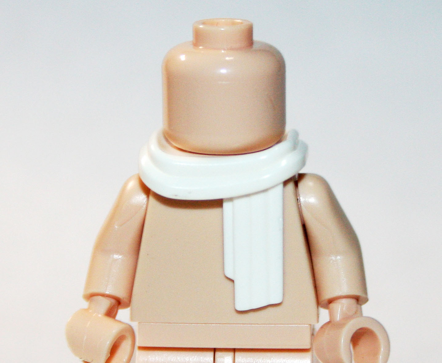 HG White Scarf For Bricks Minifigures - $0.95