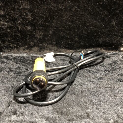 US Stock E3F-R2P3 Reflective Photoelectric Switch Sensor PNP NO/NC 6-36V... - $8.90