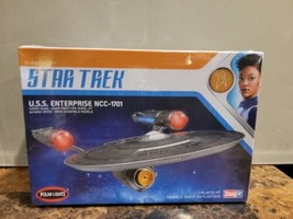 Polar Lights Star Trek Discovery USS Enterprise NCC-1701 1/2500 Snap kit New MIB - £24.03 GBP