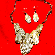 Lovely Vintage Necklace and Earring Set - $20.79