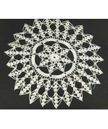 Vintage Crocheted Doily Centerpiece Round 15.5&quot; Ecru Star Very Nice - £5.97 GBP