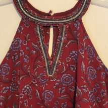 Hollister High Neck Sleeveless Blouse Floral sz S Broken Button Loop - £8.35 GBP